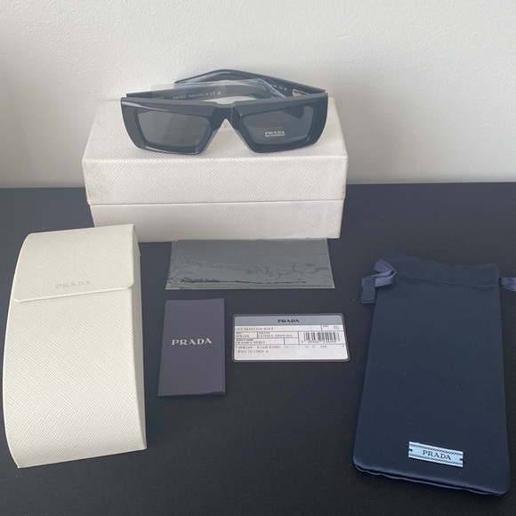 Prada Runway Sunglasses ๐ถ Authentic - Picture 3 of 12